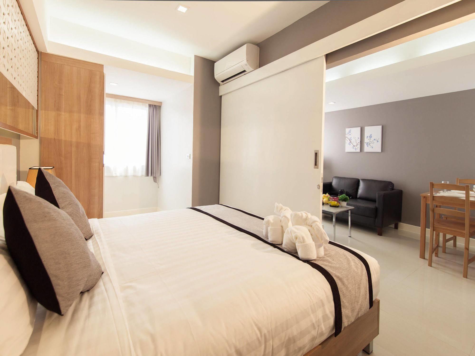 Racha Residence Sziracsa Kültér fotó